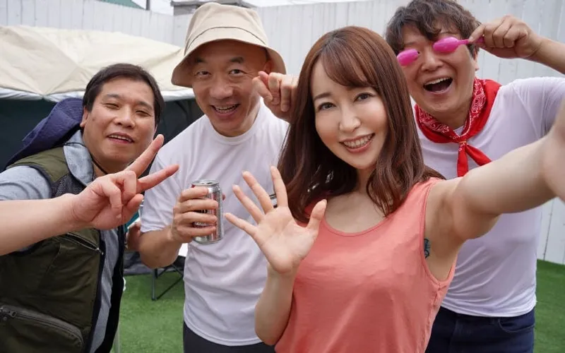 ông chồng để vợ cắm trại 3 ngày 2 đêm với hiệp hội khu phố mà không biết…