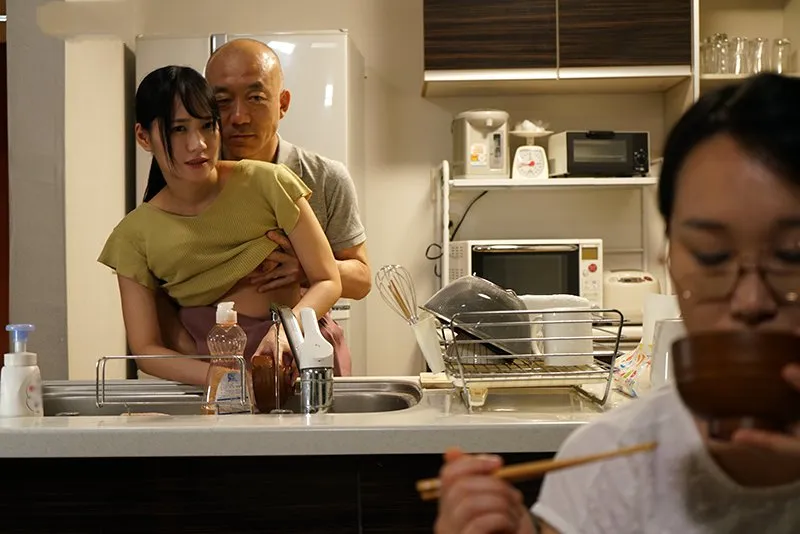 ông xã chịch con gái riêng của vợ yêu khi biết cô vợ không thể sinh con cho mình