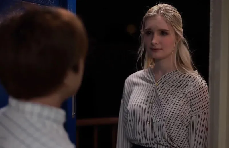 Cô đơn nơi xứ lạ với ông xã già, vợ yêu tây được thằng hàng xóm an ủi