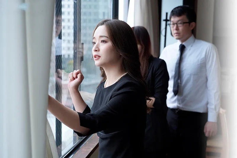 Chồng mất 3 năm, mẹ kế trẻ tìm đến con gã chồng giải tỏa thiếu thốn