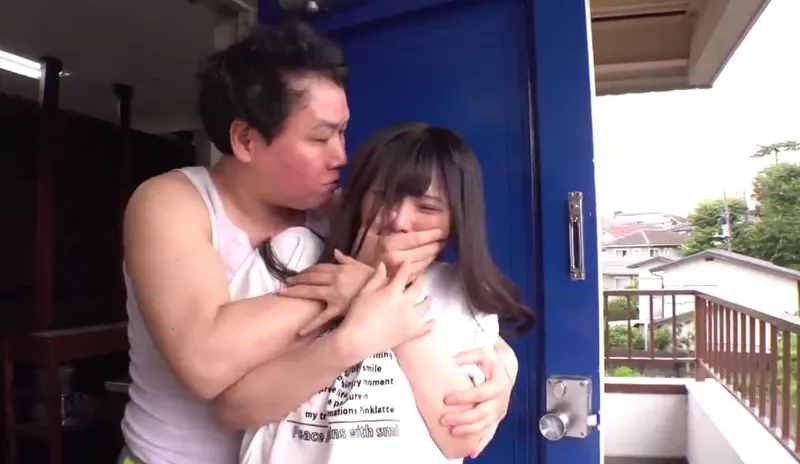 Tình đầu của tôi đã bị gã nhà cạnh bên nắc tơi tả